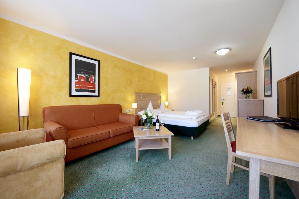 Das Hotel Eden - Das Aktiv- & Wohlfuehlhotel In Tirol Auf 1200M Hoehe Seefeld in Tirol Bagian luar foto